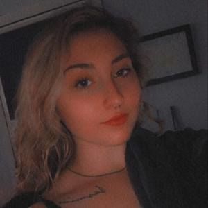 Meet your Posher, Adrianne